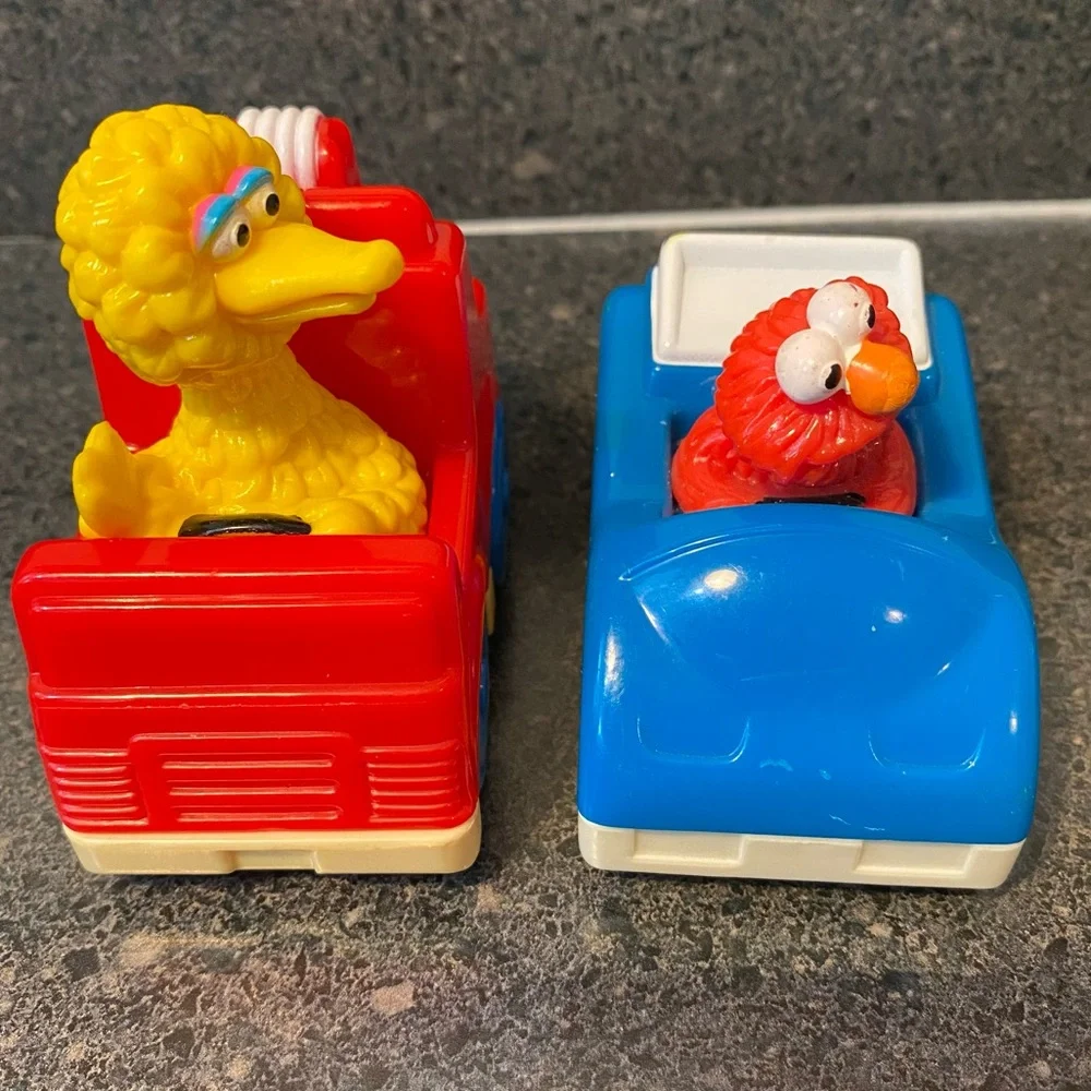 Vtg 2004 Mattel‎ Sesame Street Big Bird & Elmo Tow Truck Set- G8599 - G8601